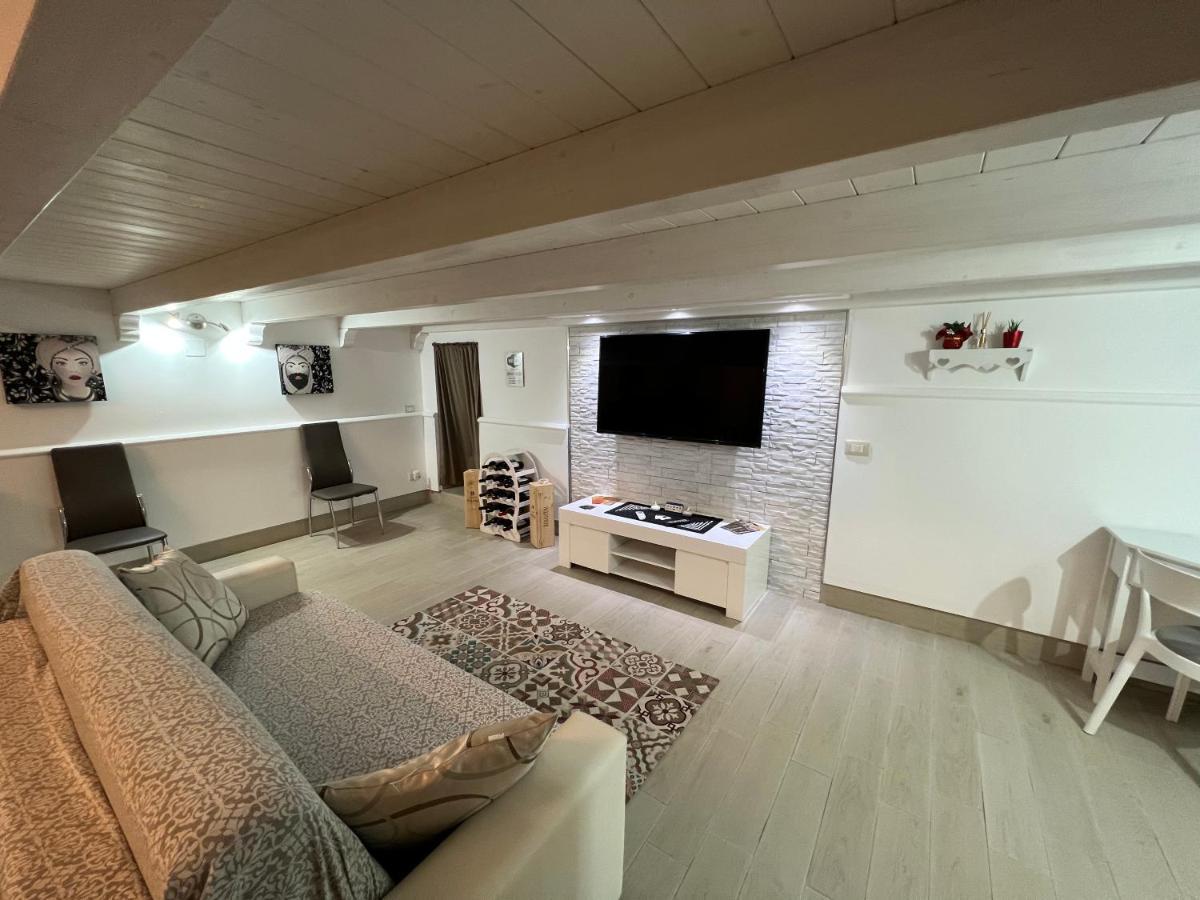 Casa Vacanza Toledo Партинико Екстериор снимка